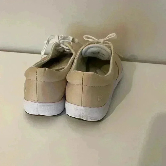 Grasshoppers Beige Canvas Sneakers - Picture 8 of 11